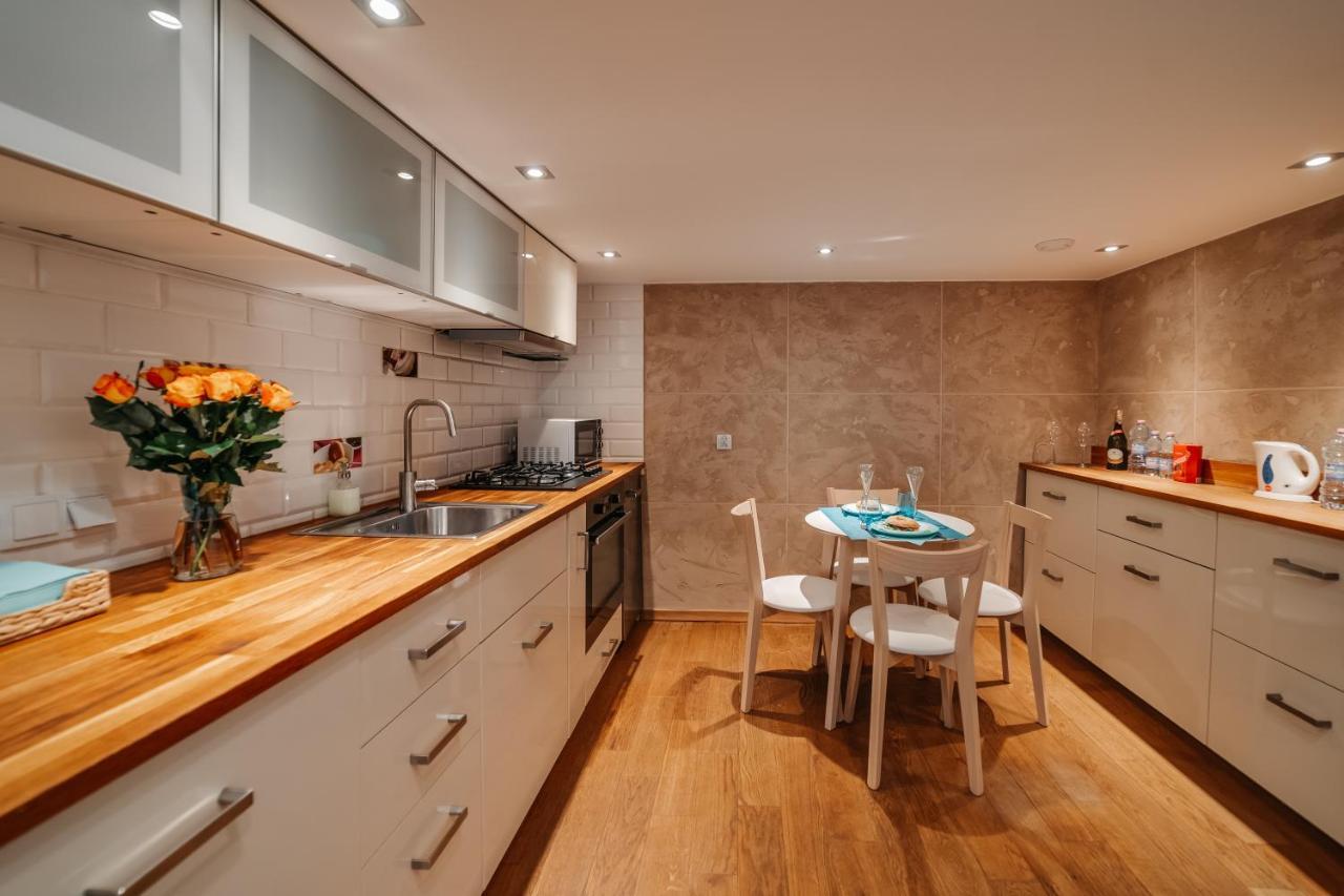 Alpari Apartments Krakow Bagian luar foto